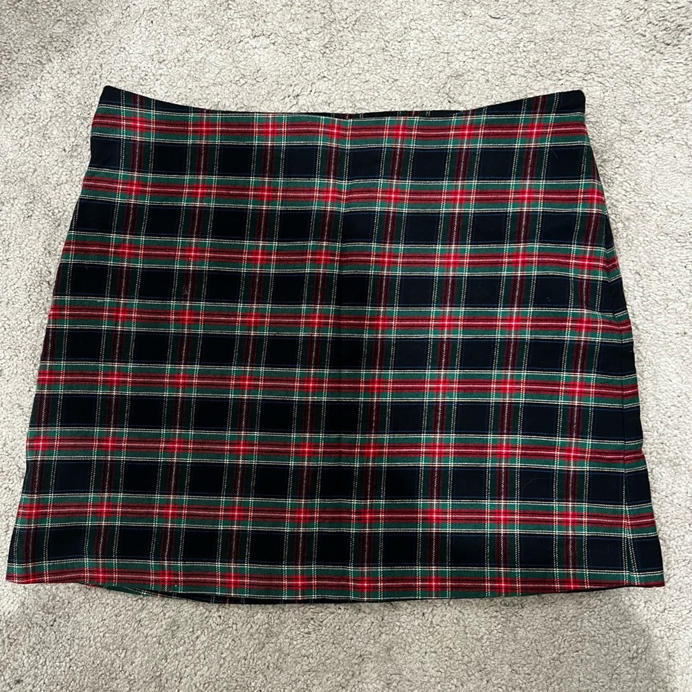 Vineyard vines plaid skirt perfect for Christmas!